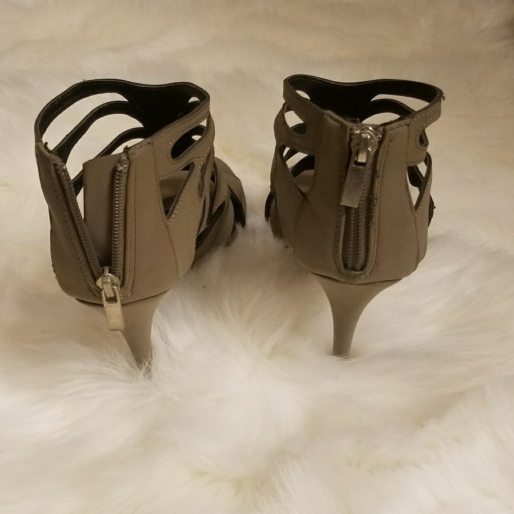 🌟Dollhouse Grayish Brown Heels - Picture 4 of 4